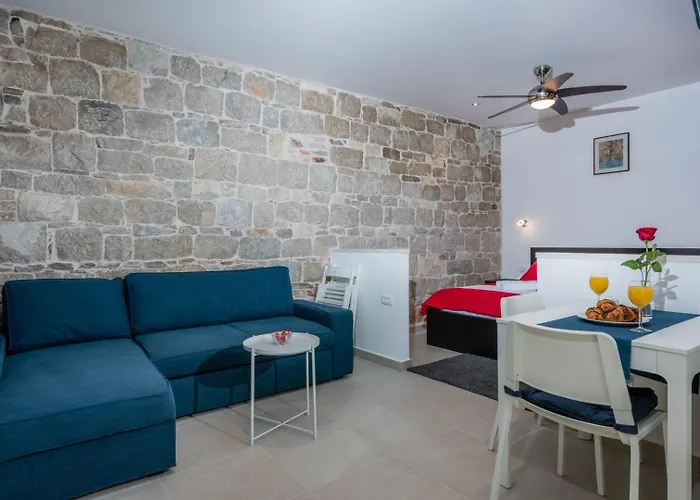 Апартаменты Modern Stone Studio In The Heart Of Split *