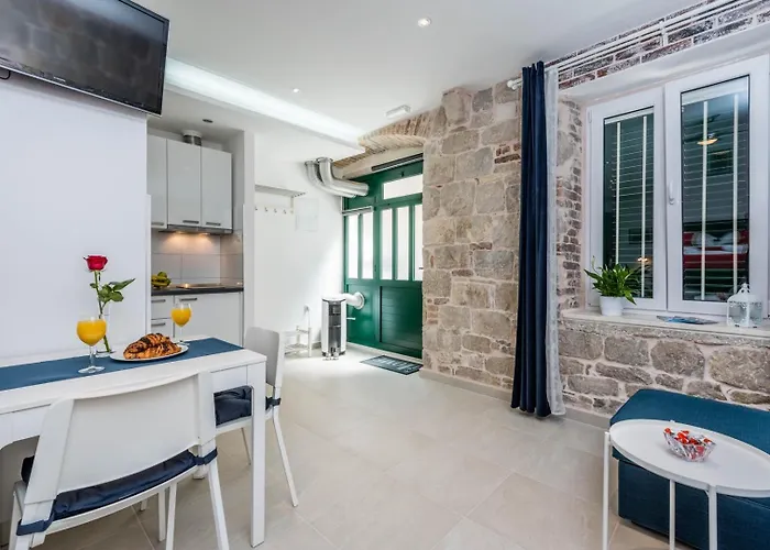 Апартаменты Modern Stone Studio In The Heart Of Split Сплит