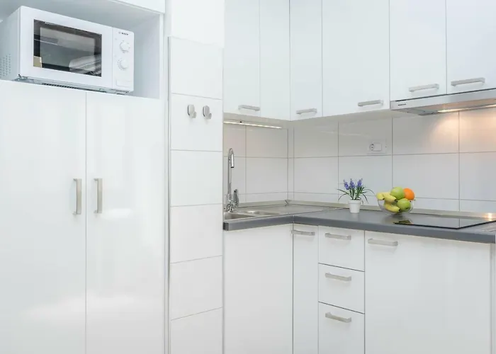 Modern Stone Studio In The Heart Of Split Apartman *